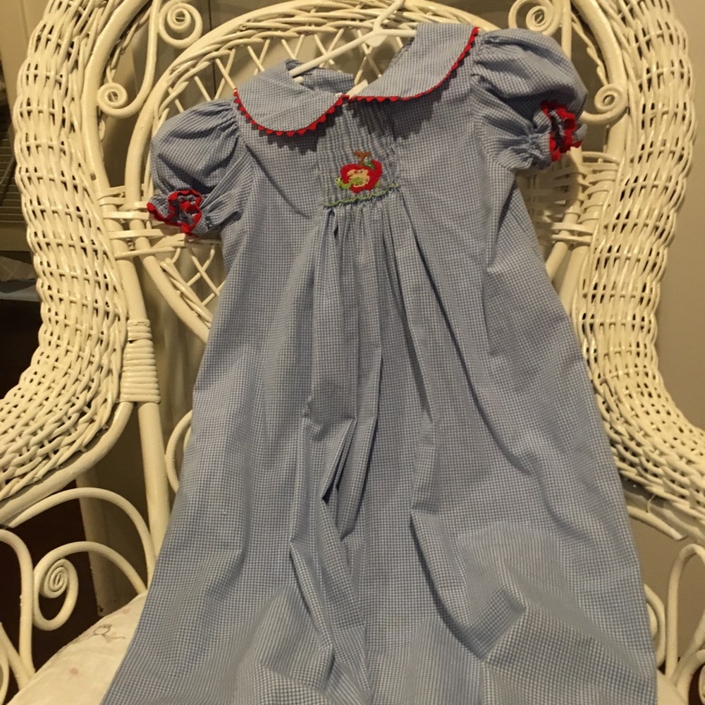 Girls 4T Apple Smocked Dress